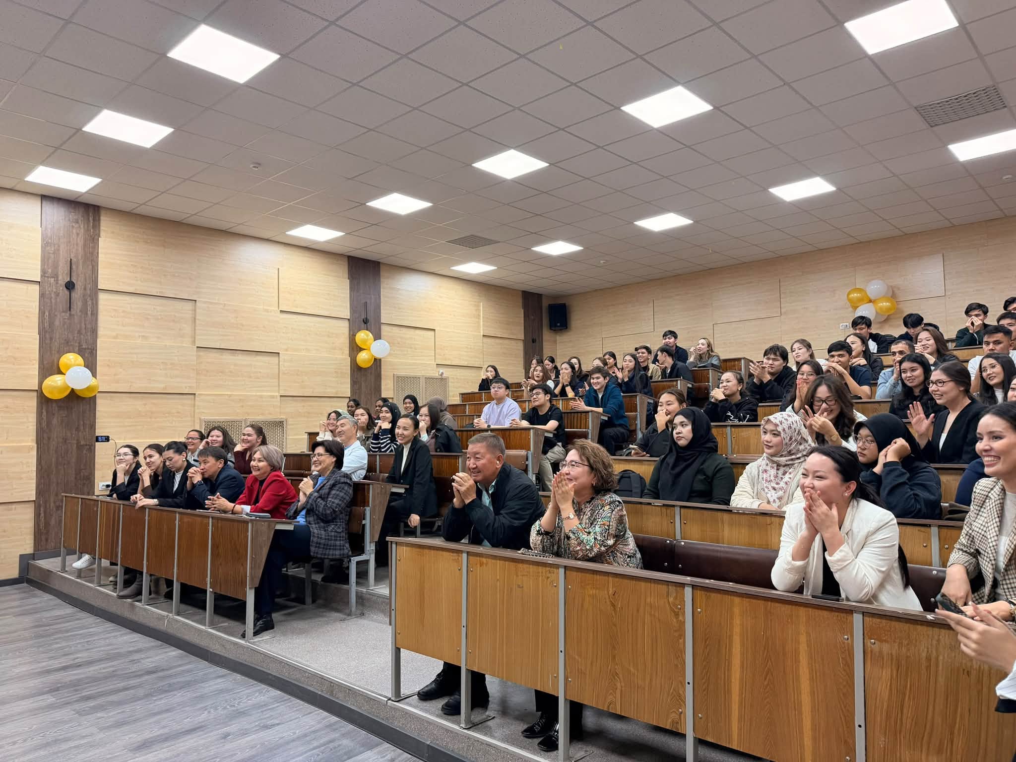 KazNARU СТУДЕНТТЕРІ ДҮНИЕЖҮЗІЛІК НАН КҮНІН АТАП ӨТТІ
