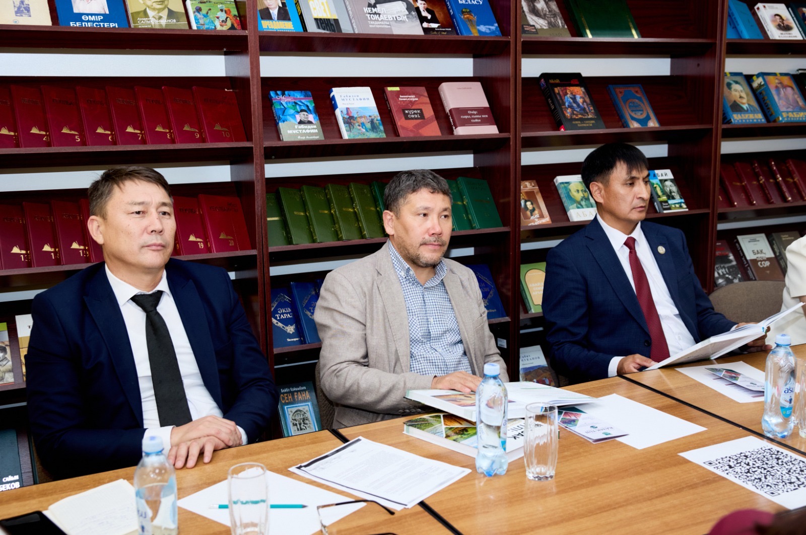 KazNARU PRESENTS NEW TEXTBOOK FOR PROFESSIONALLY ORIENTED KAZAKH LANGUAGE LEARNING