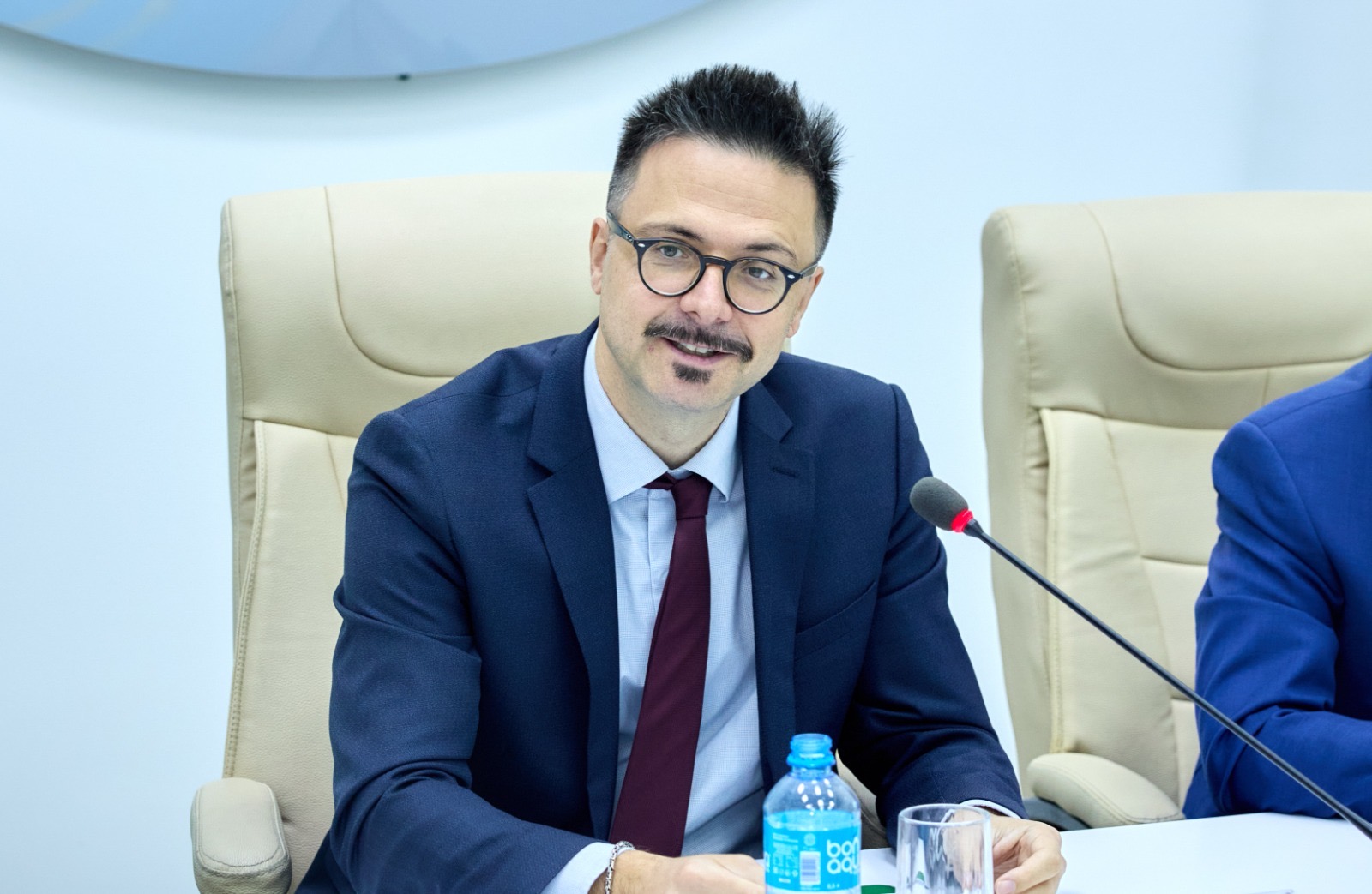 KazNARU: ФРАНЦУЗ МАМАНДАРЫ ҚАЗАҚСТАНДА ЖҮЗІМ ШАРУАШЫЛЫҒЫН ДАМЫТУҒА ҮЛЕС ҚОСАДЫ