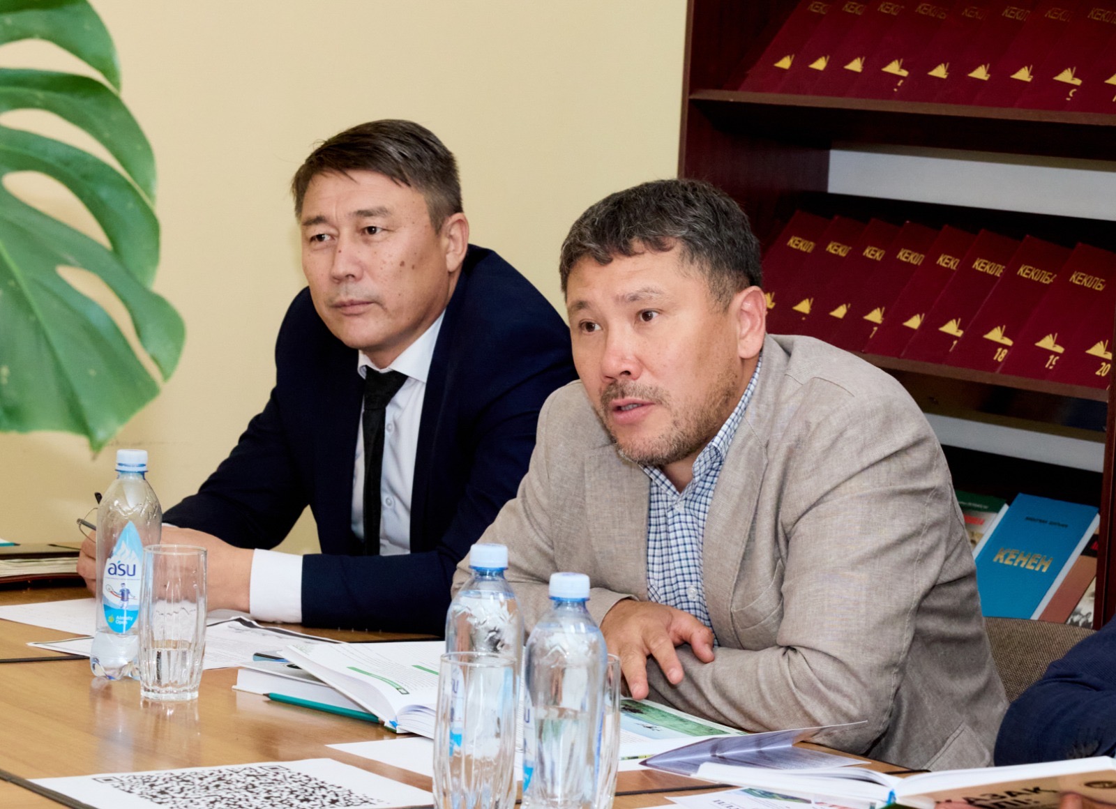 KazNARU PRESENTS NEW TEXTBOOK FOR PROFESSIONALLY ORIENTED KAZAKH LANGUAGE LEARNING