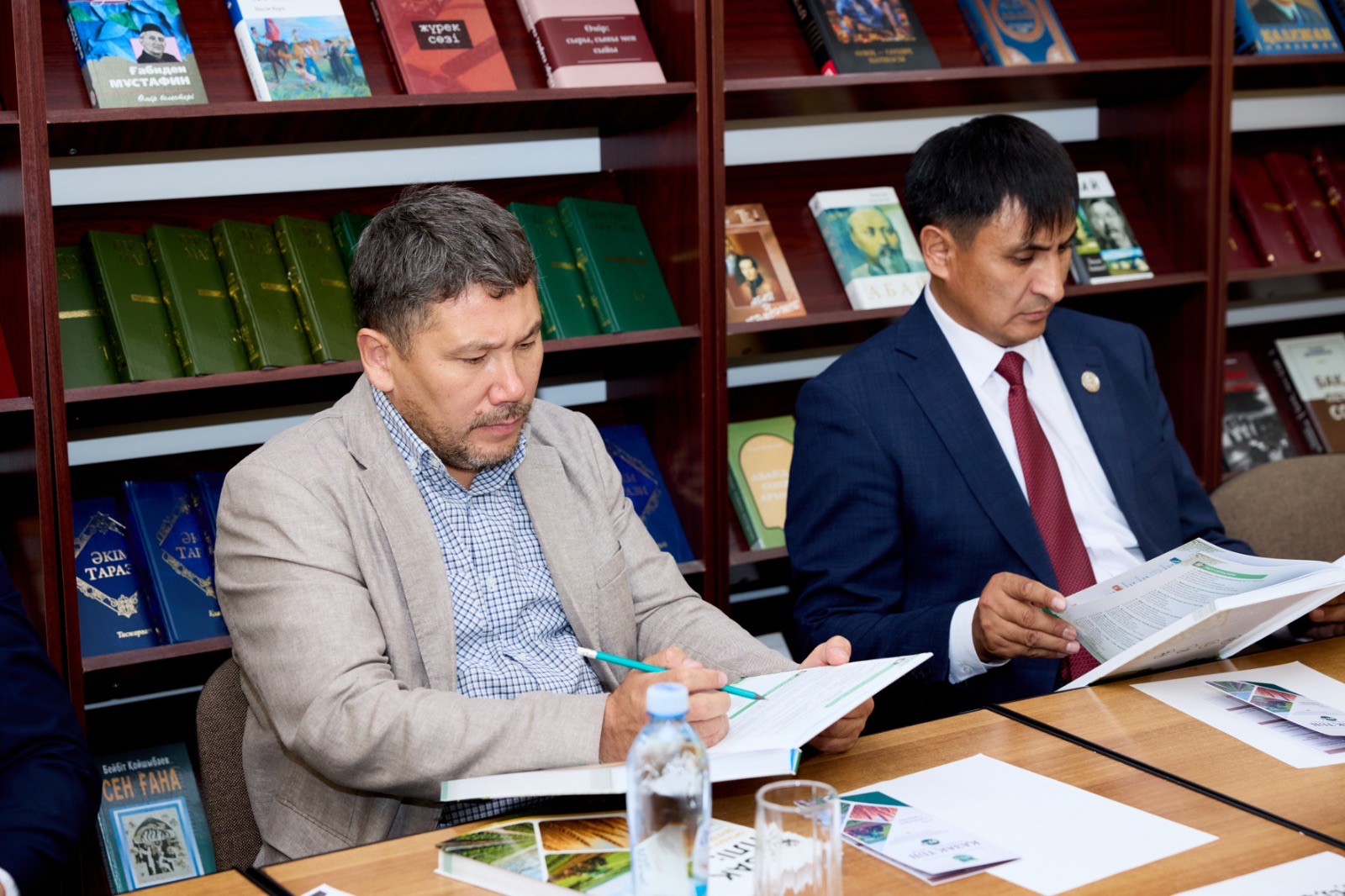 KazNARU PRESENTS NEW TEXTBOOK FOR PROFESSIONALLY ORIENTED KAZAKH LANGUAGE LEARNING