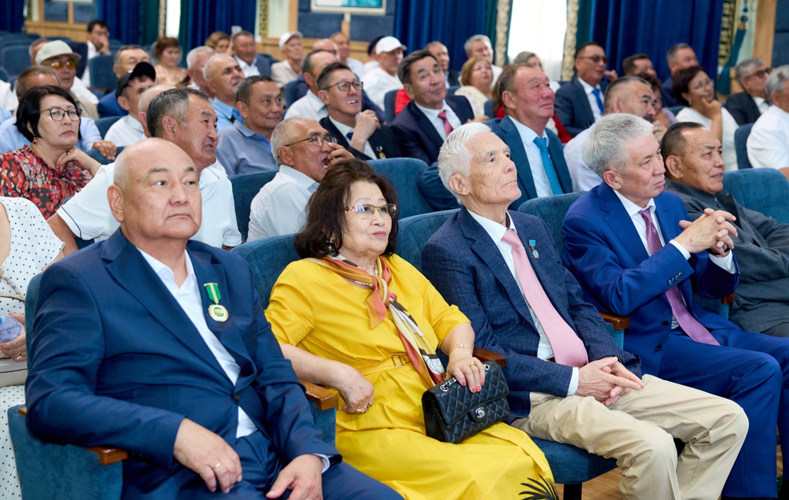 KazNARU ТҮЛЕКТЕРІ 40 ЖЫЛДЫҚ КЕЗДЕСУДЕ БАС ҚОСТЫ