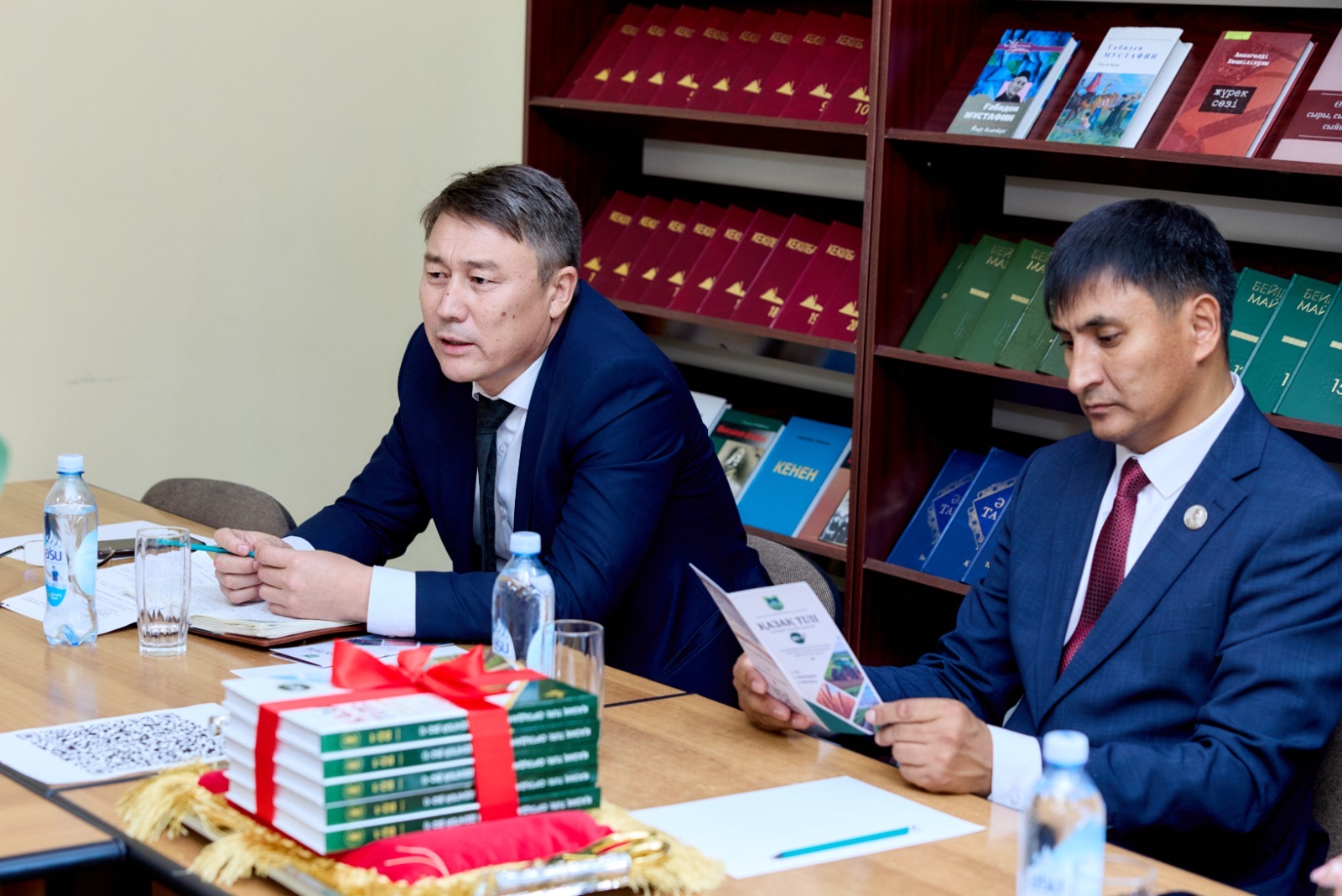 KazNARU PRESENTS NEW TEXTBOOK FOR PROFESSIONALLY ORIENTED KAZAKH LANGUAGE LEARNING