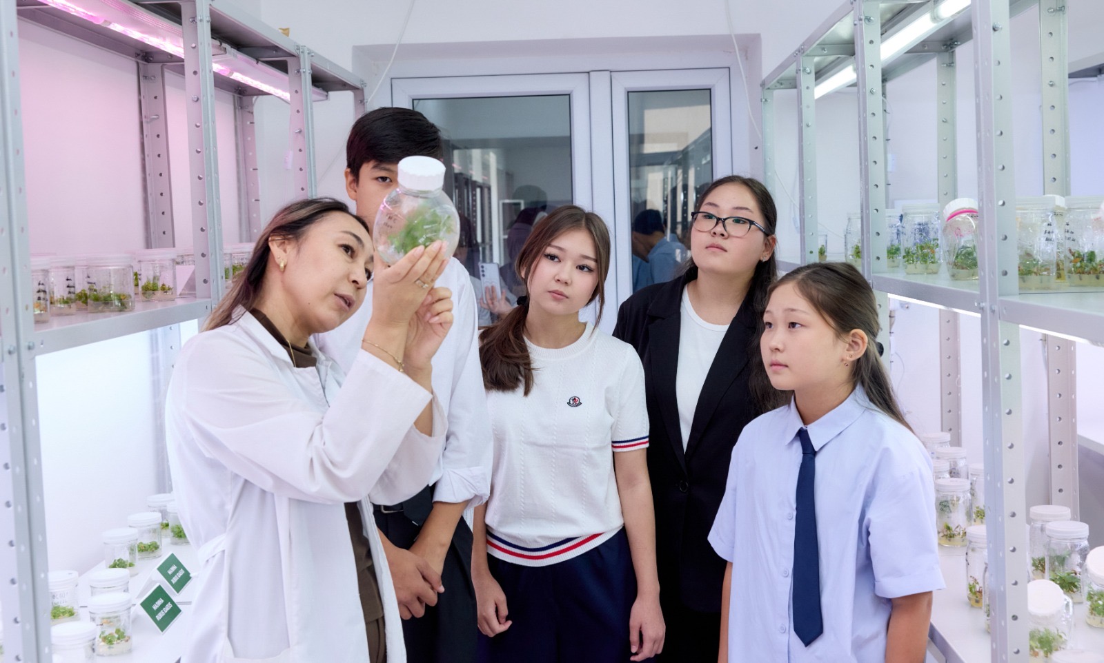 KazNARU HOSTS OPEN DAY FOR SCHOOL STUDENTS