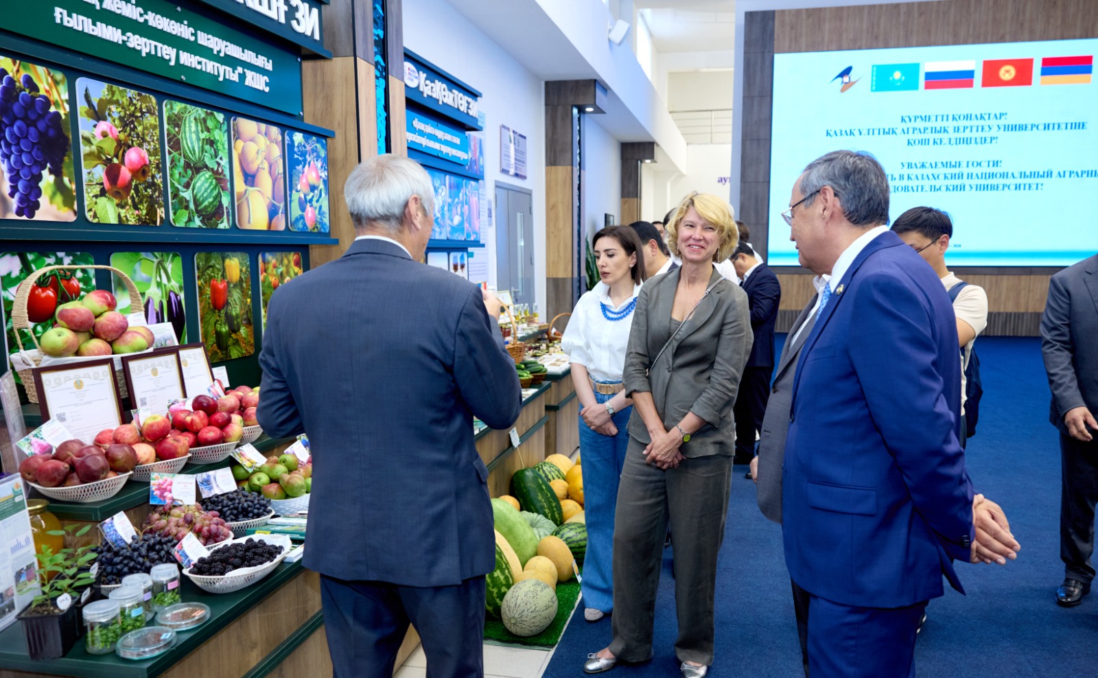 KazNARU-ға ЕУРАЗИЯ ЭКОНОМИКАЛЫҚ ОДАҒЫНЫҢ АУЫЛШАРУАШЫЛЫҚ МИНИСТРЛЕРІ АРНАЙЫ КЕЛДІ