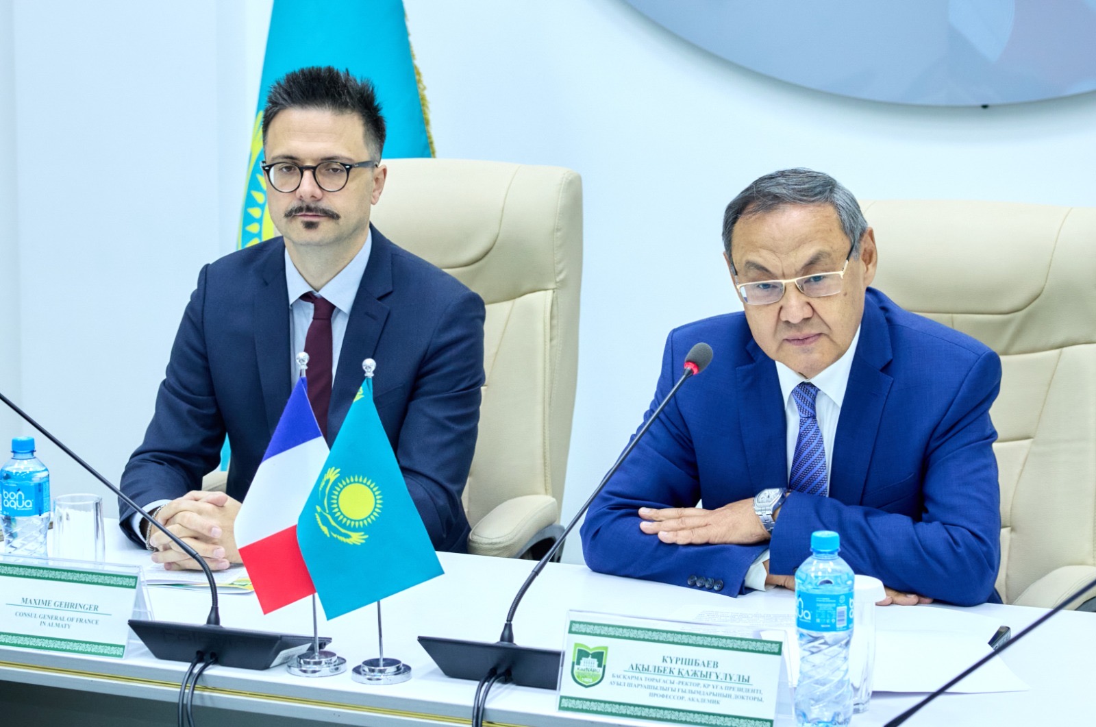 KazNARU: ФРАНЦУЗ МАМАНДАРЫ ҚАЗАҚСТАНДА ЖҮЗІМ ШАРУАШЫЛЫҒЫН ДАМЫТУҒА ҮЛЕС ҚОСАДЫ