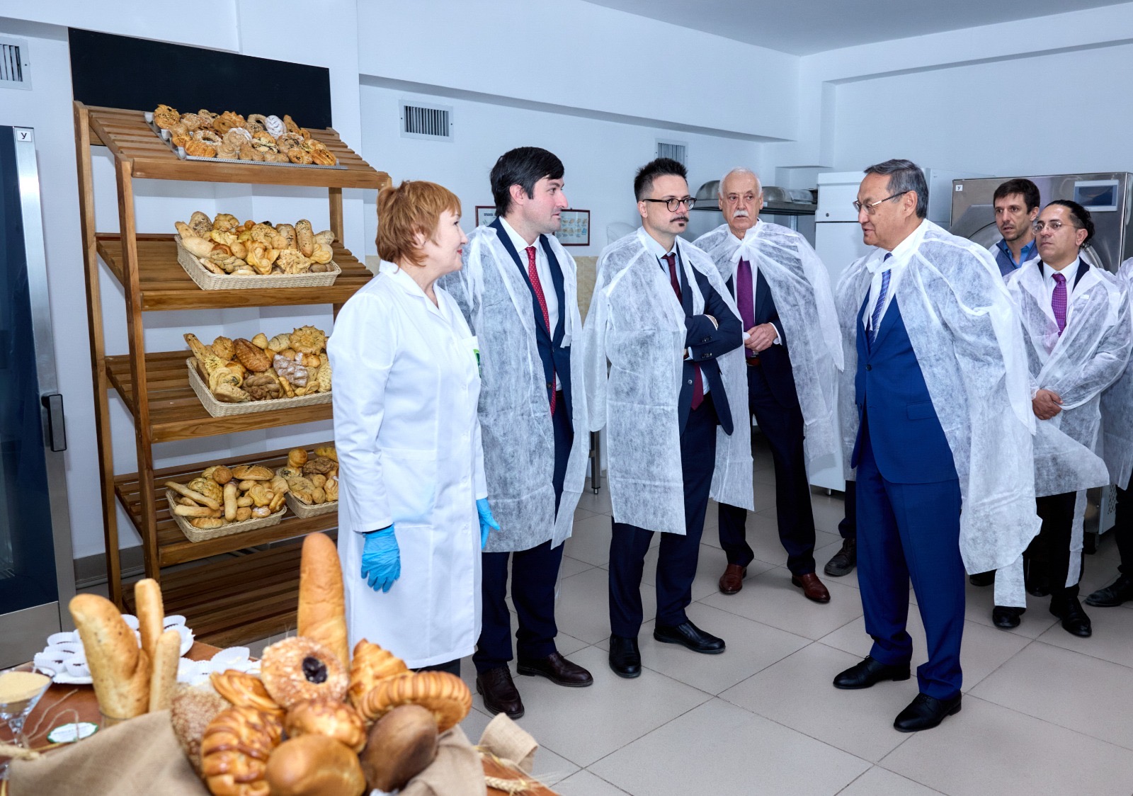 KazNARU: ФРАНЦУЗ МАМАНДАРЫ ҚАЗАҚСТАНДА ЖҮЗІМ ШАРУАШЫЛЫҒЫН ДАМЫТУҒА ҮЛЕС ҚОСАДЫ