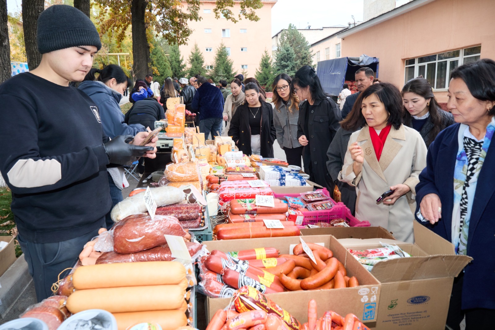 🇰🇿 РЕСПУБЛИКА КҮНІ ҚАРСАҢЫНДАҒЫ БЕРЕКЕЛІ ЖӘРМЕҢКЕ
